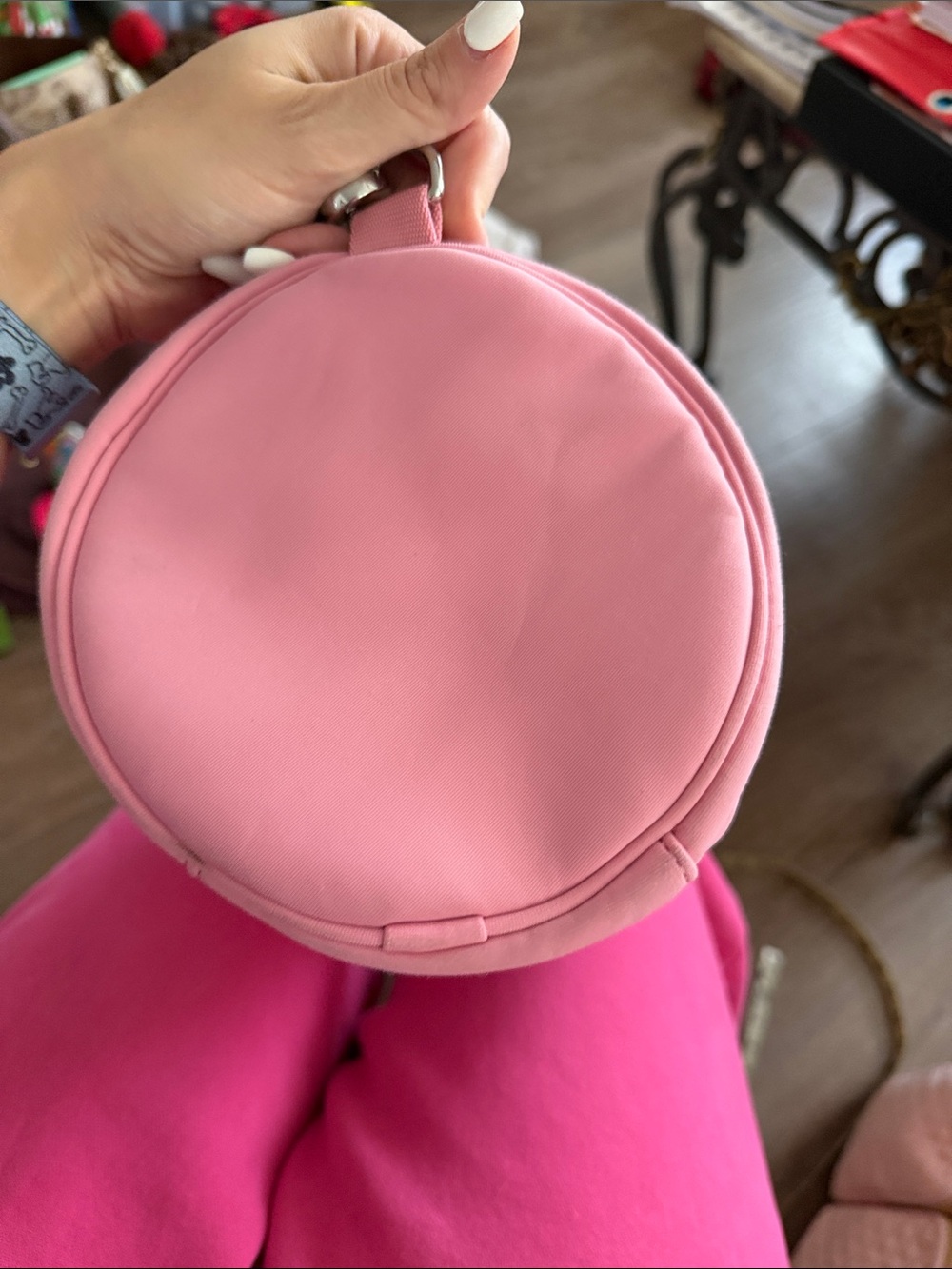 EUC lululemon athletica Bubblegum Pink Mini Barrel Bag - Picture 4 of 9